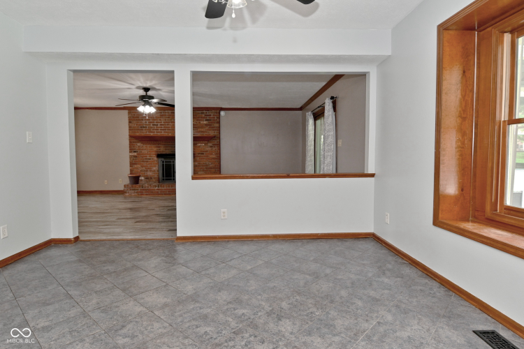 Listing Image 26
