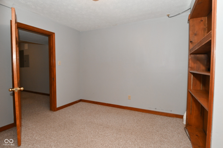 Listing Image 52