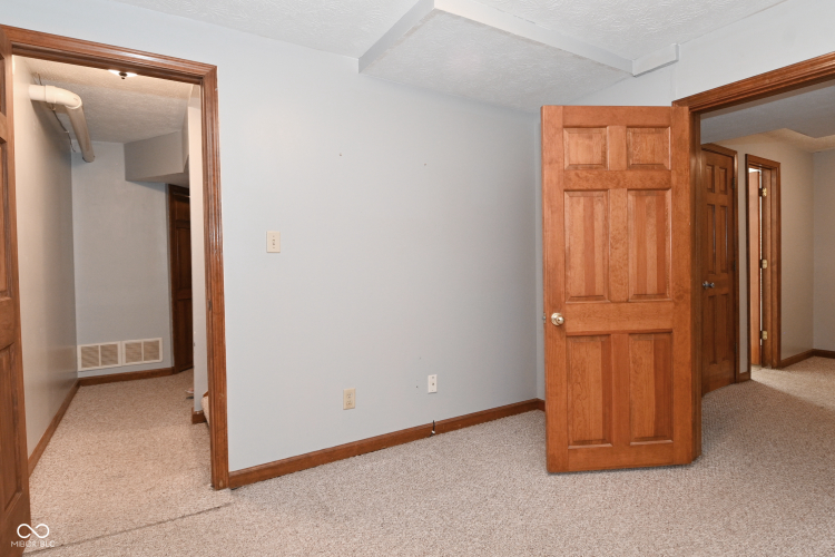Listing Image 54