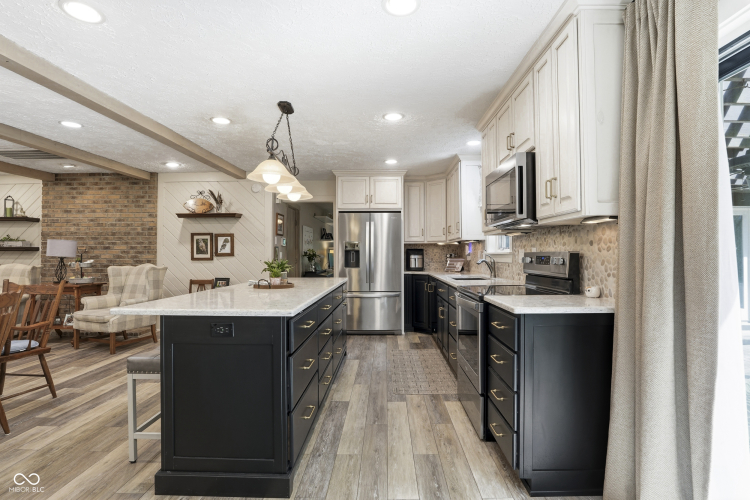 Listing Image 13