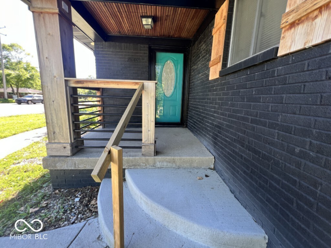 Listing Image 5