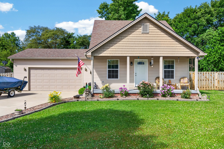 Listing Image 3