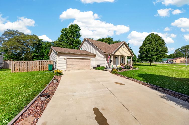 Listing Image 56