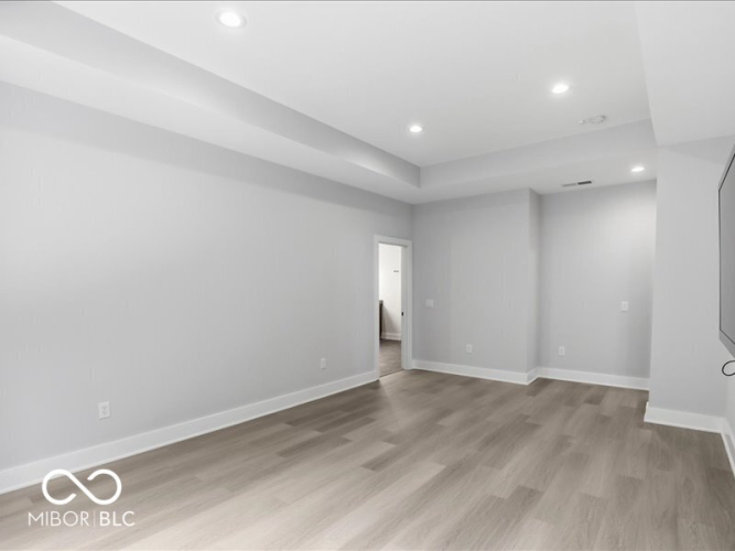 Listing Image 52