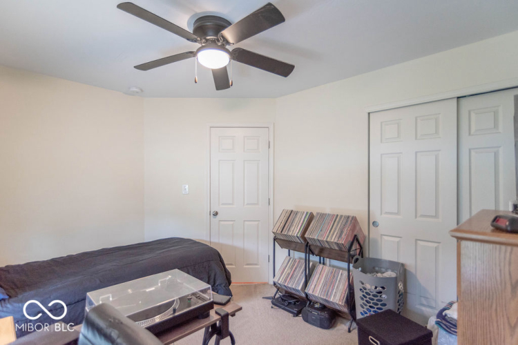 Listing Image 18