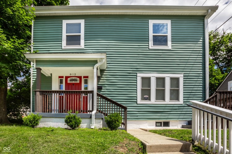 Listing Image 4