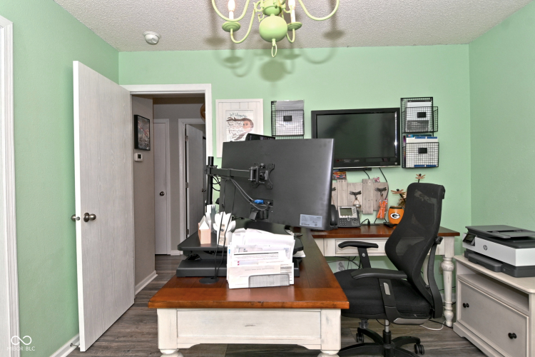 Listing Image 18