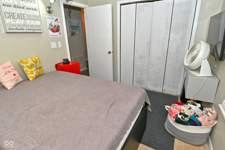 Listing Image 24