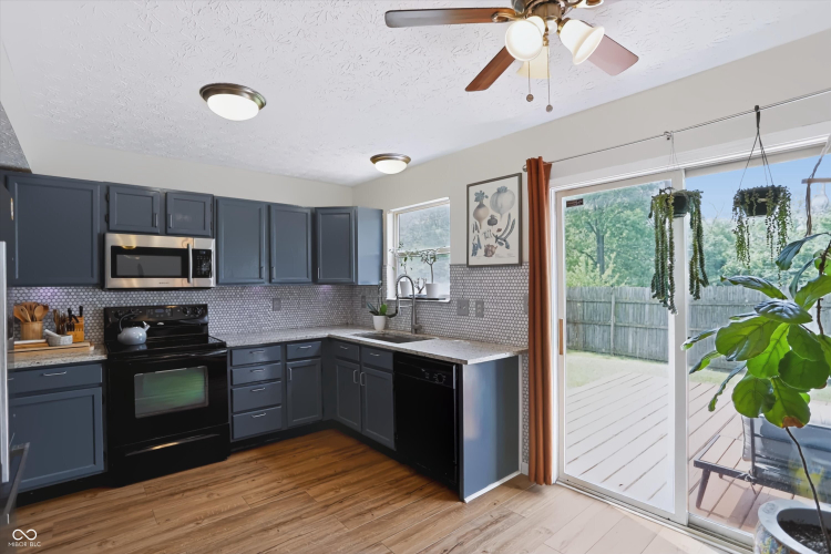 Listing Image 18