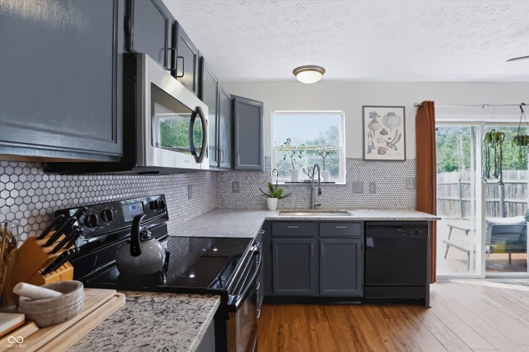 Listing Image 22