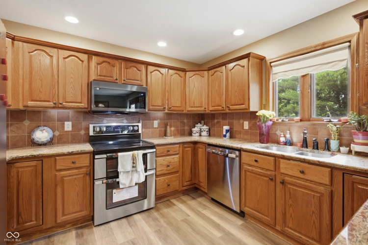Listing Image 13