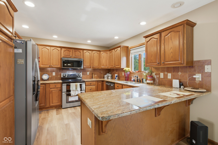 Listing Image 4
