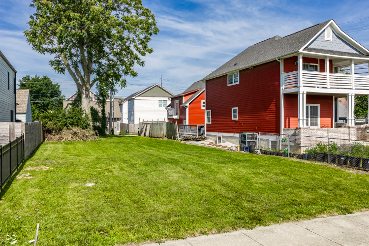 Listing Image 4