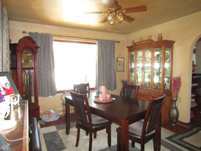 Listing Image 5