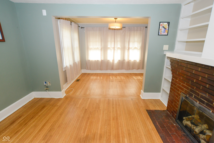 Listing Image 14