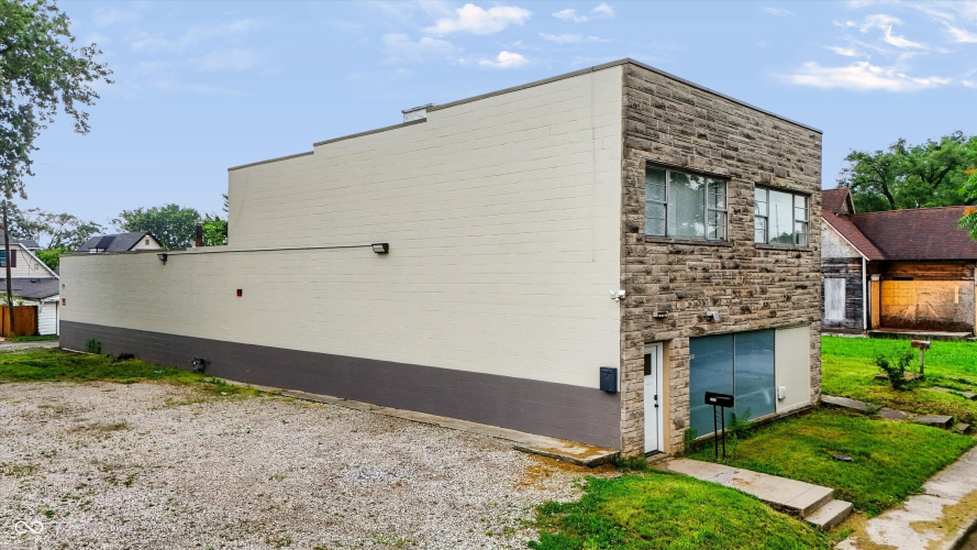 Listing Image 56