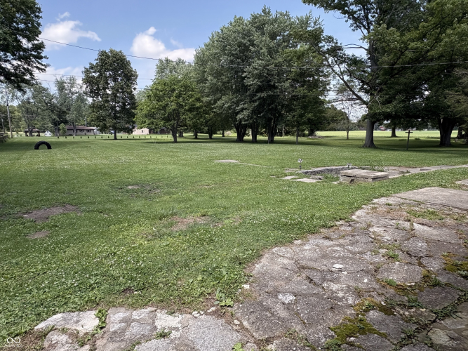 Listing Image 4