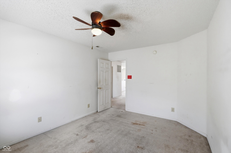 Listing Image 54