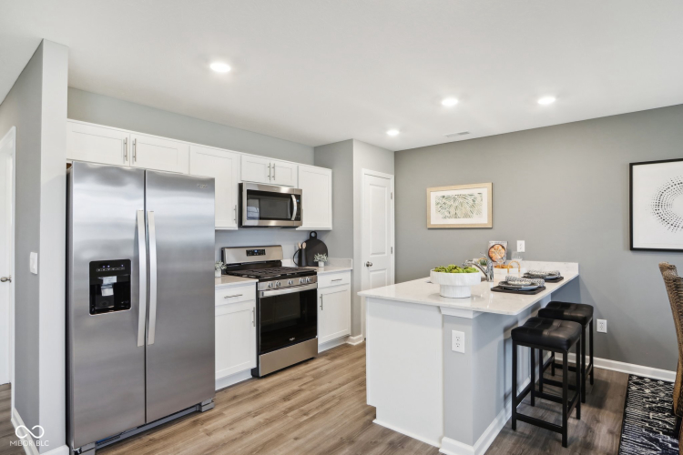 Listing Image 13