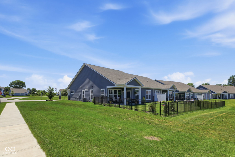 Listing Image 43