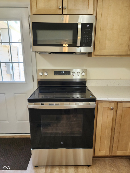 Listing Image 10