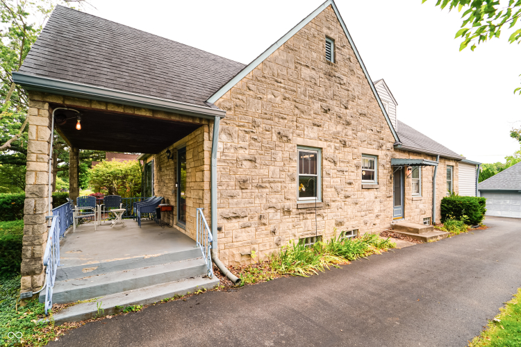 Listing Image 3