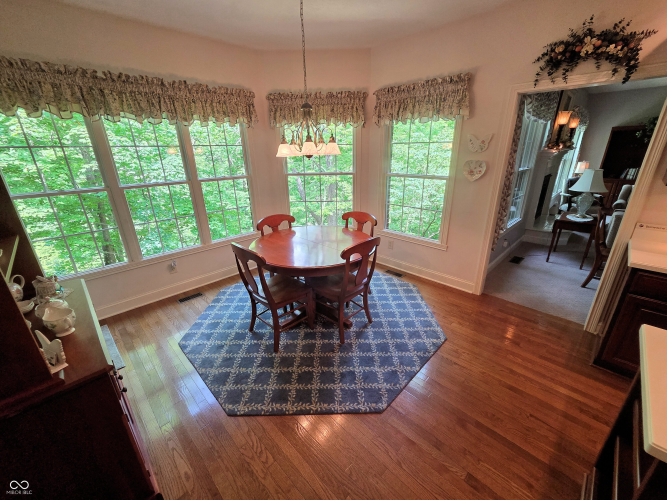 Listing Image 54
