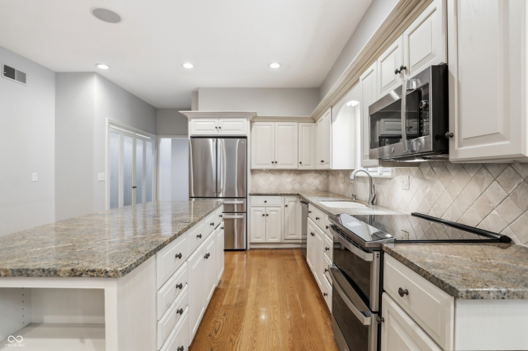 Listing Image 19