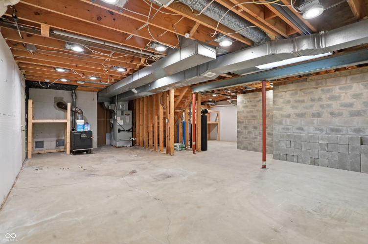 Listing Image 76