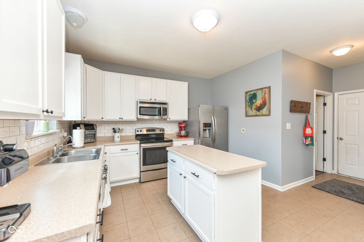 Listing Image 16