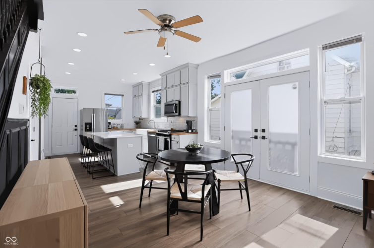 Listing Image 11