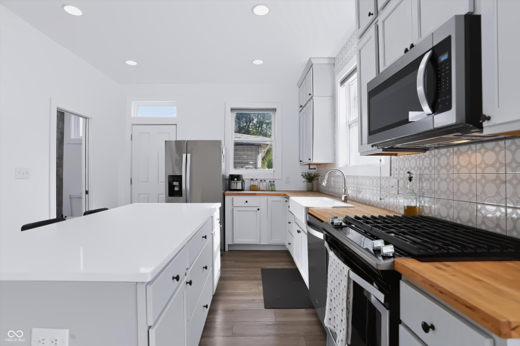 Listing Image 15