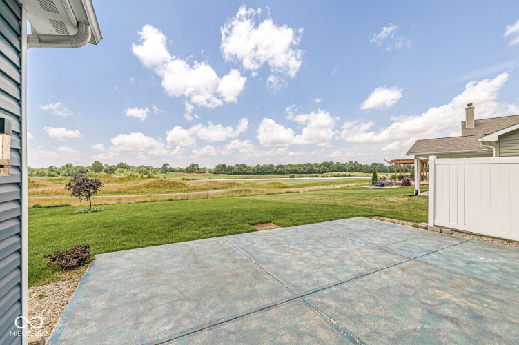 Listing Image 44