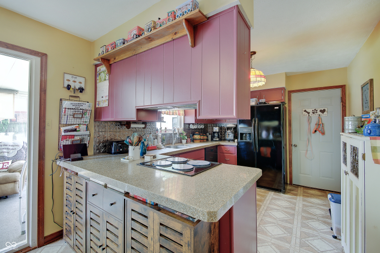 Listing Image 12