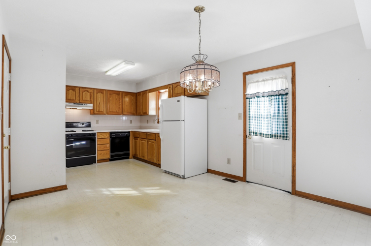 Listing Image 16