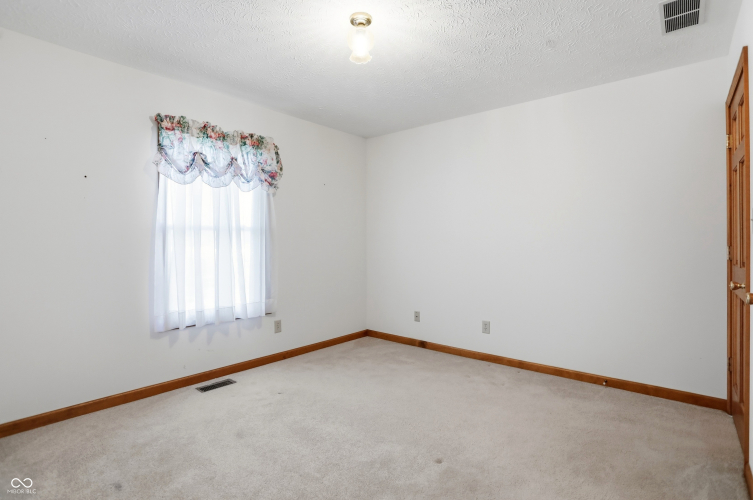 Listing Image 30