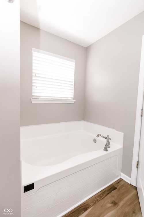 Listing Image 56