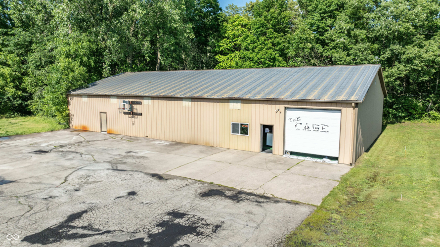 Listing Image 4