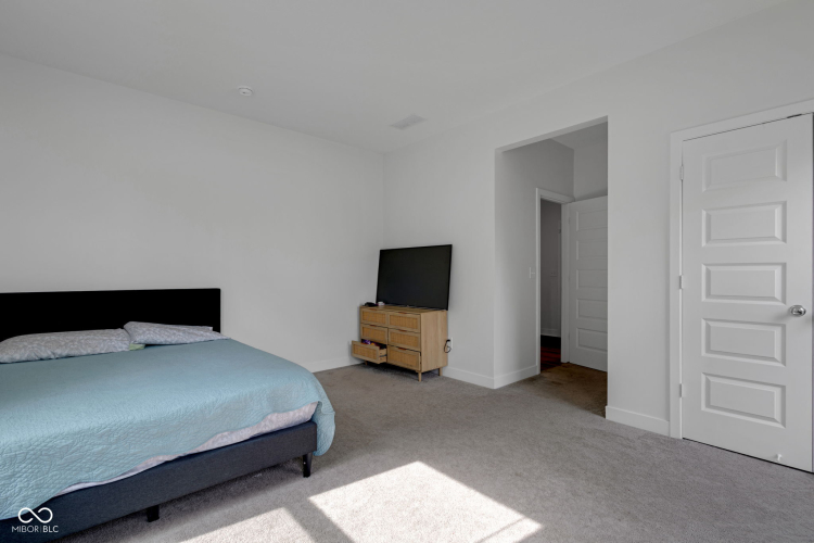 Listing Image 24