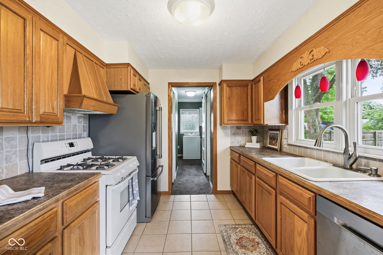 Listing Image 13