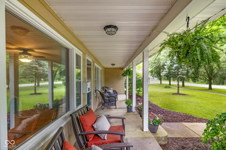 Listing Image 5
