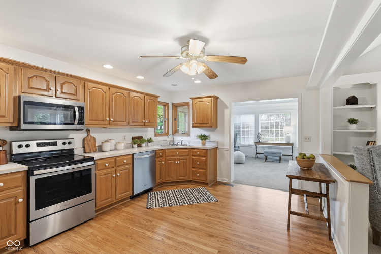 Listing Image 11