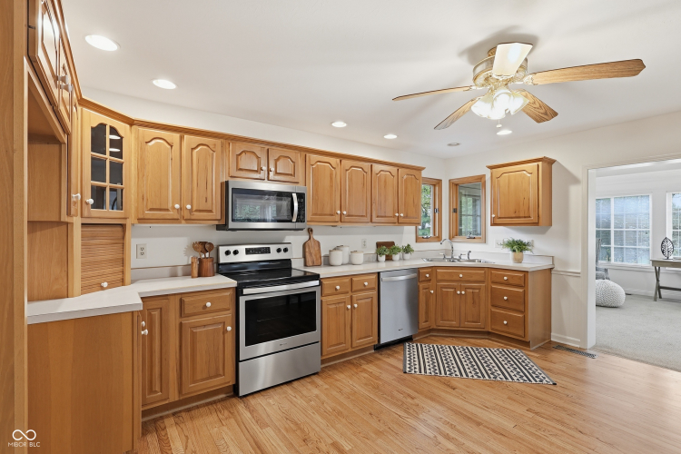 Listing Image 9