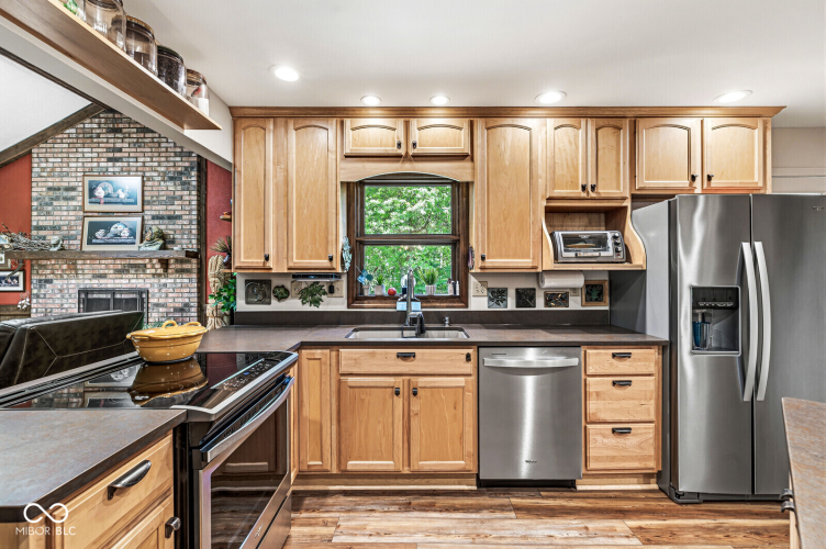 Listing Image 19