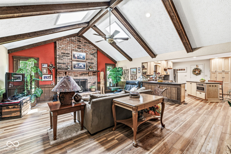 Listing Image 23