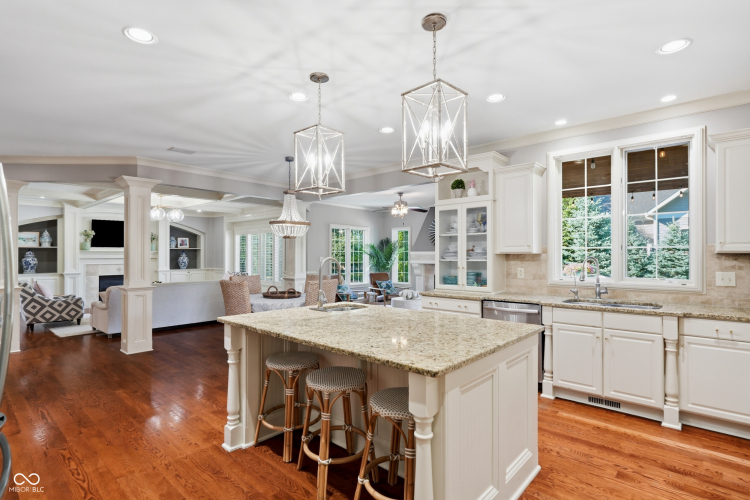 Listing Image 19