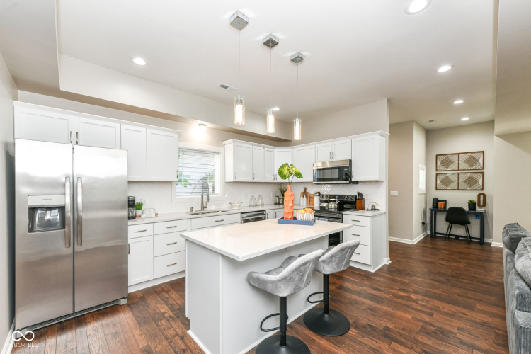 Listing Image 13