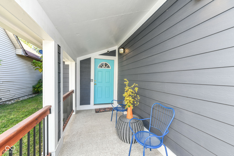 Listing Image 3