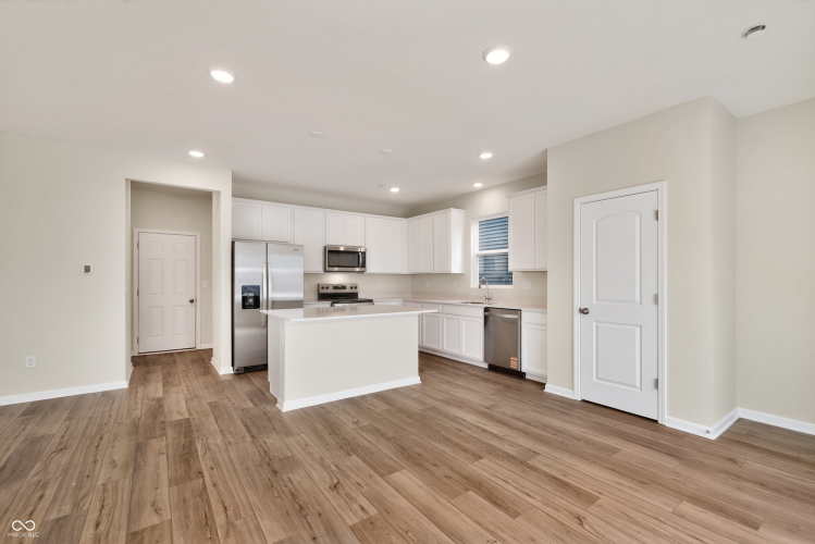 Listing Image 9