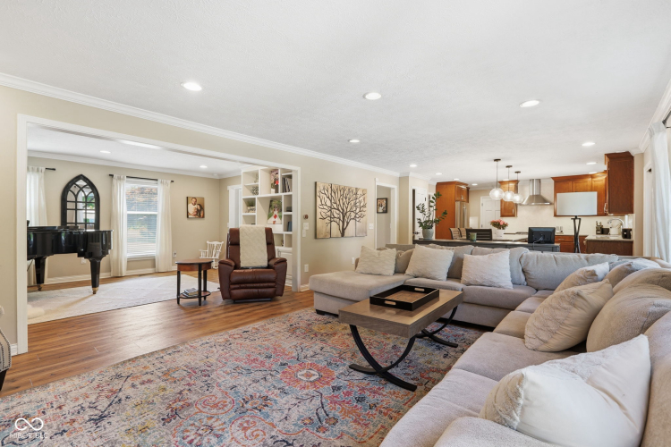 Listing Image 14